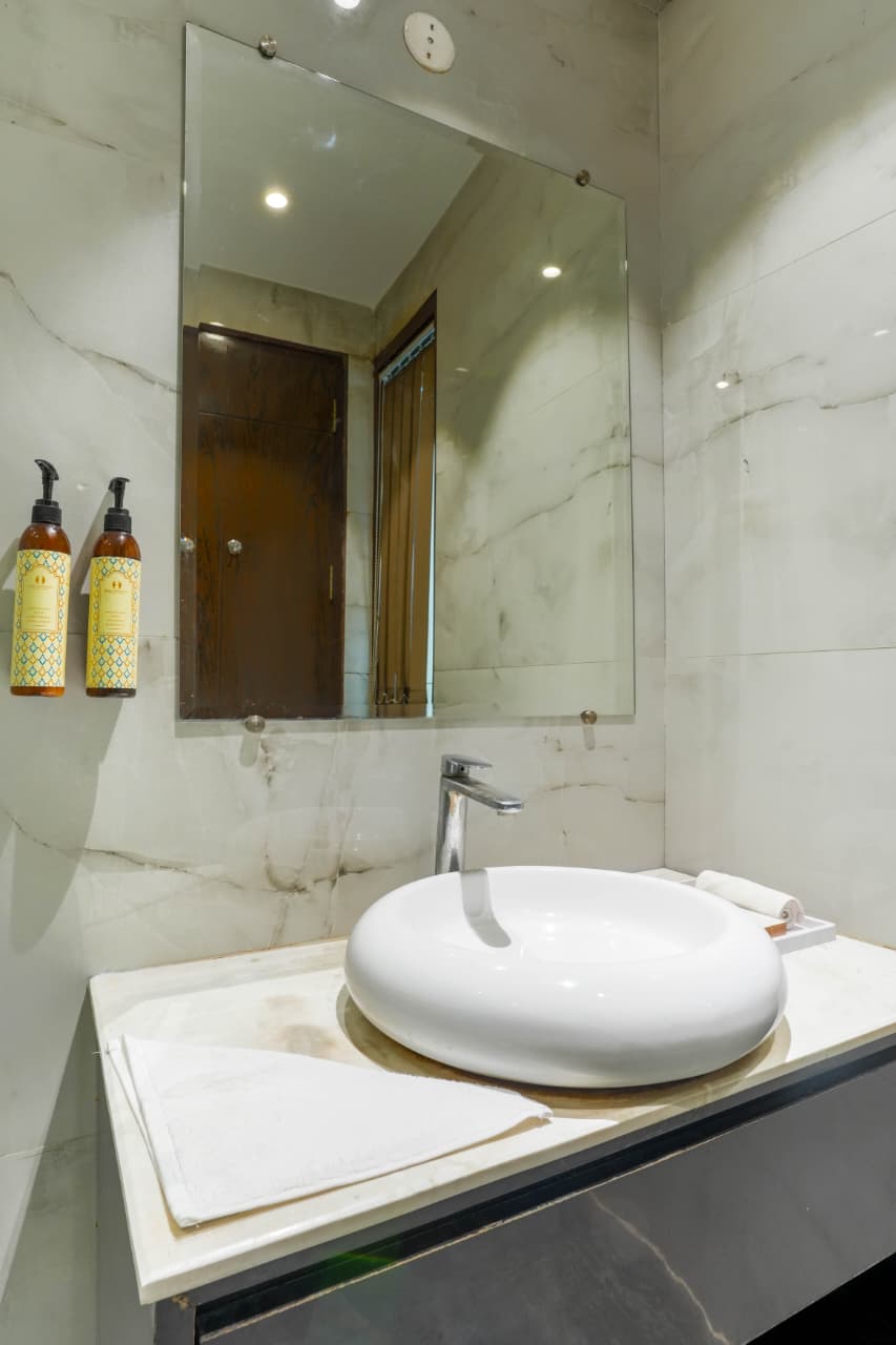 Golden Family Suite - Bathroom